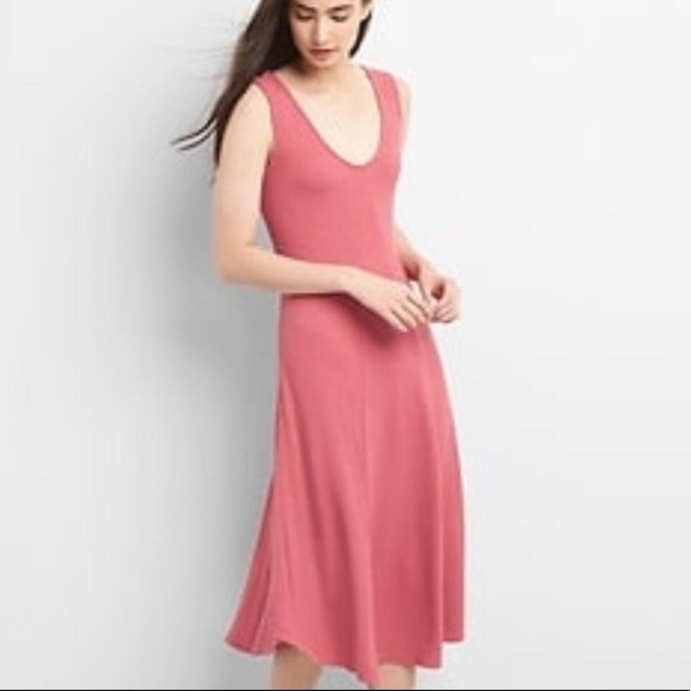NIP Gap Ribbed V Neck Scoop Softspun Sleeveless Fit & Flare Swing Midi Dress